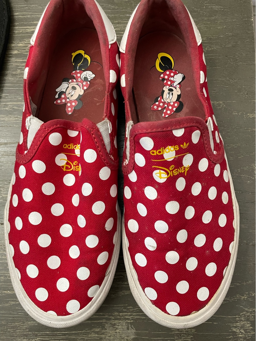adidas x Disney Women's Red Minnie Mouse Slip-On Athletic Shoes. size 6